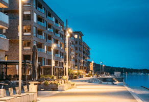 Oslo-Norway.-Night-View-Embankment-And-Residential-Multi-storey-House-On-Sorengkaia-Street-In-Gamle.png